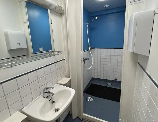 Office House Services 239 Hostel